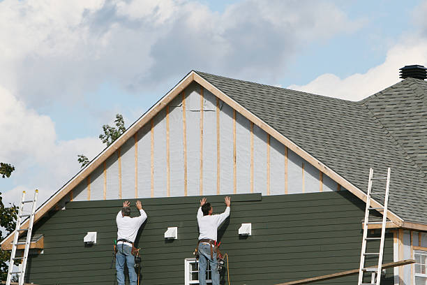Professional Wood Siding technician working in Ridgefield, NJ